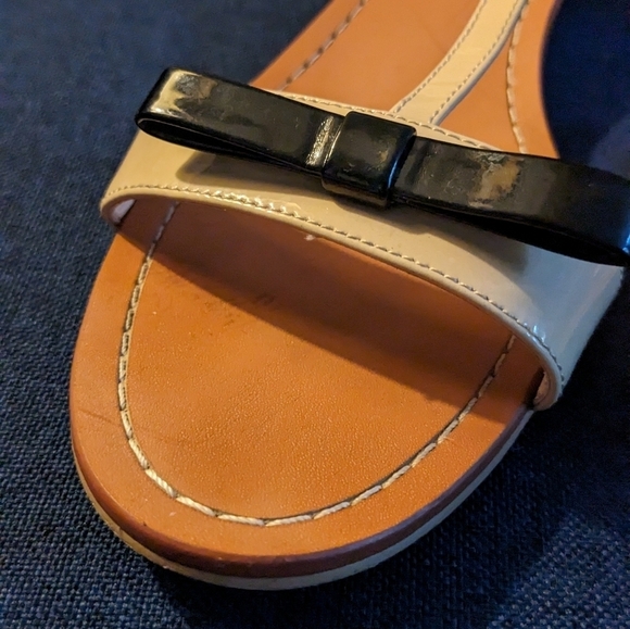 Kate Spade Size 8.5 Cream‎ Wedge Sandals with Black Bow & Back Strap - Picture 9 of 9